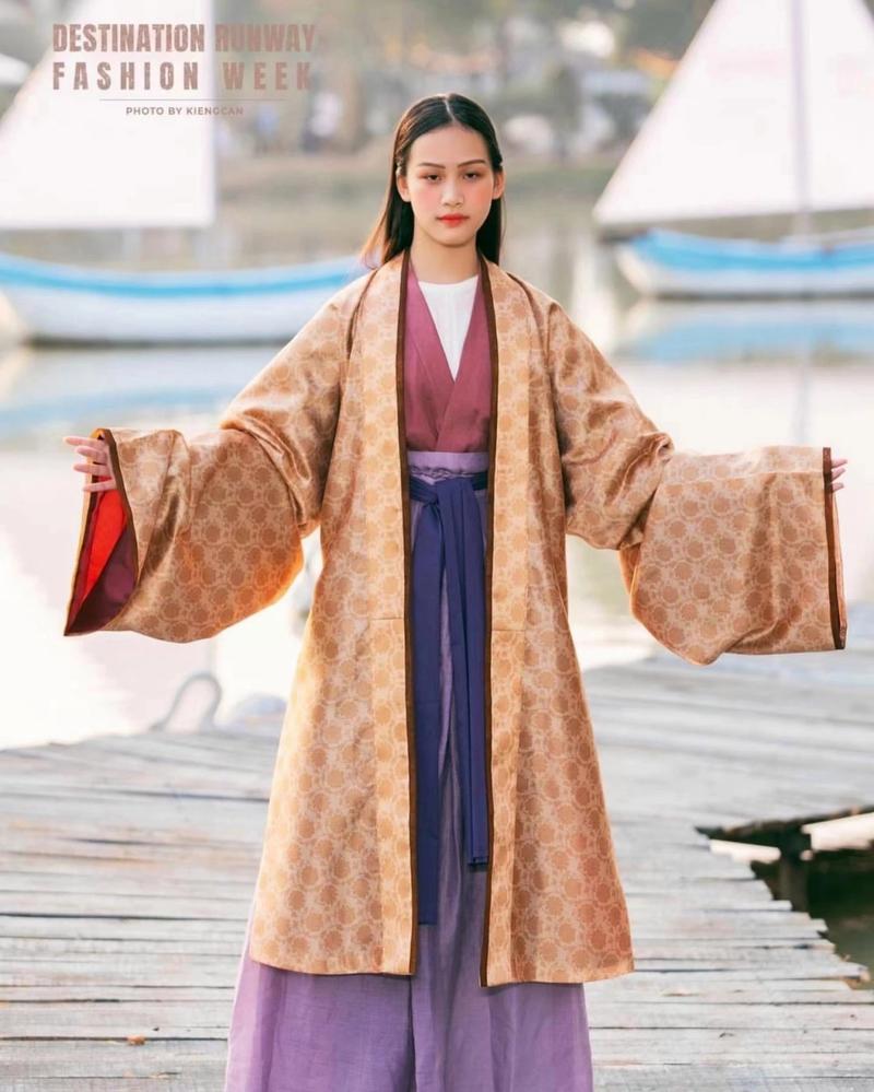 越南服饰与越虎服饰 传统与创新的交响